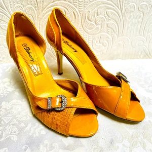 Beautiful Vintage Gold Patent Leather Heels Rhinestone Buckles Size 9